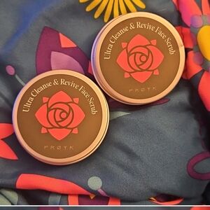 Frøya face scrub